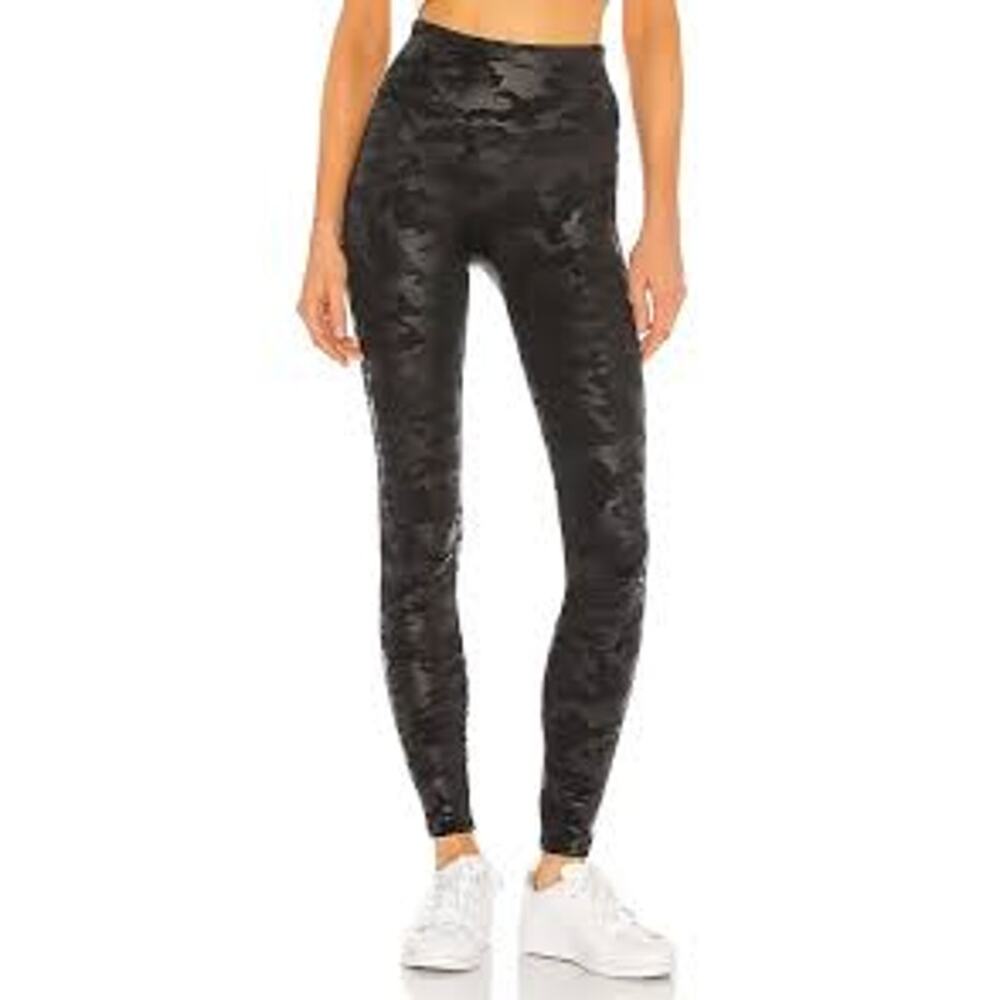 Spanx Black Camo Leggings Stretch Slimming High Rise Stretch Women Small - Picture 1 of 12